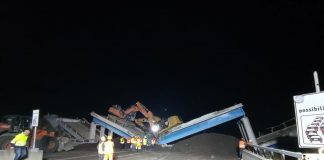 Cavalcavia Anas durante demolizione crolla su autostrada, chiuso tratto D19