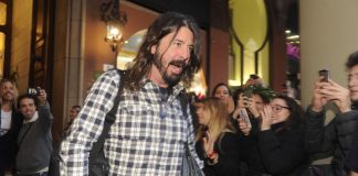 Dave Grohl ancora papà di una bambina, ma la madre non è sua moglie