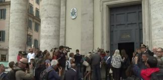 Luca Giurato, oggi funerali a Roma: applausi e commozione