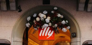 Il flagship store illy di Monte Napoleone compie 2 anni, galà a Milano per festeggiare