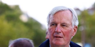 Francia, nasce il nuovo governo Barnier