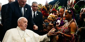 Papa in Papua Nuova Guinea: “Risorse naturali siano a beneficio di tutti”