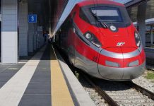 Fulmini sulla linea ferroviaria, 70 minuti di ritardo per il Frecciarossa Roma-Mantova