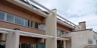 Castiglione, 15enne spruzza spray urticante a scuola: 7 ragazzi intossicati