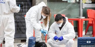 Rapinatore ucciso a Milano, scarcerati i gestori del bar: andranno ai domiciliari