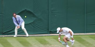 Wimbledon manda in pensione i giudici di linea, intelligenza artificiale arbitra i match