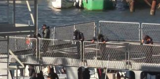 Migranti, nave Libra arrivata in Albania