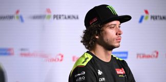 MotoGp, caduta per Bezzecchi durante la Sprint: “In ospedale, non ha lesioni”