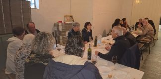 La mamma muore in un incidente, gara di solidarietà per aiutare nonni e nipotini