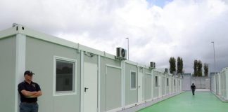Migranti in Albania, tribunale: devono tornare in Italia. Piantedosi: “Faremo ricorso”