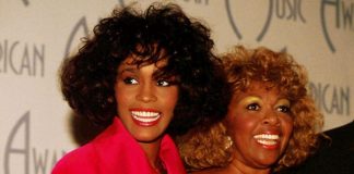 Whitney Houston, morta la madre Cissy: la leggendaria cantante gospel aveva 91 anni