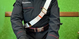 Droga con sé e in casa: denunciata per detenzione di sostanze stupefacenti ai fini di spaccio