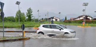 Maltempo, è ancora allerta sull’Italia: riprese ricerche di Davide Fiorin