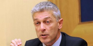 Morra, bufera per parole su Bucci. Meloni: “Politica a livelli inaccettabili”