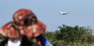Cina, aerei e navi da guerra intorno a Taiwan: forte condanna di Taipei
