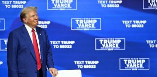 Trump e i contatti con Putin, il ‘no comment’ del tycoon: “Ma se li avessi…”