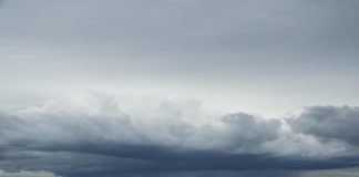 Uragano Milton verso la Florida, venti meno forti ma resta di categoria 5