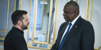 Ucraina, Austin da Zelensky tra i progressi russi e le imminenti elezioni Usa