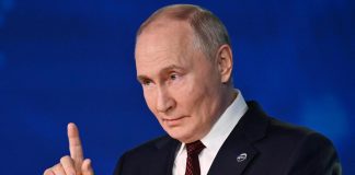 Putin, le scuse a Merkel: “Non volevo spaventarla con il cane” – Video