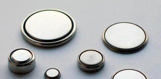 Pile a bottone ‘killer silenzioso’, cosa può succedere ingoiandole