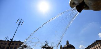 ‘Dal rischio infezioni alla solastalgia’, così il caldo rovina la salute