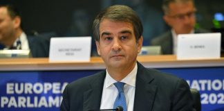 Fitto al Parlamento Ue: “Non rappresento un partito, impegnato per Europa”
