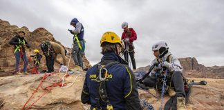 Acrobatica, a Petra per insegnare il restauro monumentale su fune