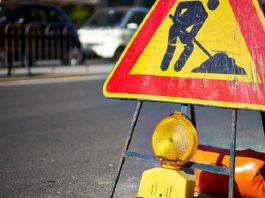 Barbassolo, sostituzione di un tombino a centro strada, sabato traffico deviato