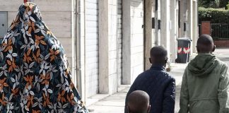 Pediatri, 1,3 mln di bambini in povertà, incidenza più alta al Sud e tra stranieri