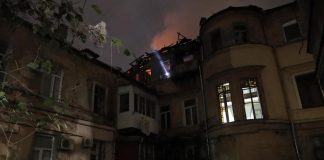 Massiccio attacco con droni su Odessa, incendi e un morto nella città ucraina