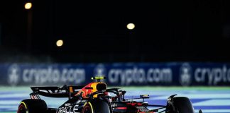 Formula 1, Perez si addormenta in pista: semaforo scatta, lui non parte – Video