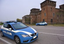 Pestaggio in piazza Broletto, identificati altri quattro giovani: salgono a dieci i denunciati