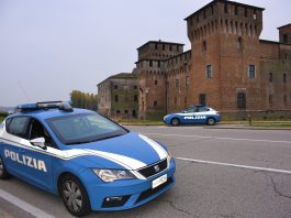Pestaggio in piazza Broletto, identificati altri quattro giovani: salgono a dieci i denunciati