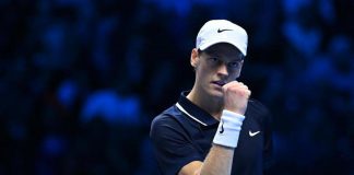 Sinner batte Medvedev, terza vittoria e semifinali Atp Finals