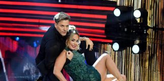 Ballando con le stelle, Sonia Bruganelli di nuovo infortunata: “Terza costola fratturata”