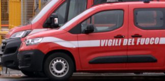 Incidente nel leccese, mezzo rifiuti contro auto: muore netturbino di 28 anni