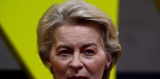 Ue, von der Leyen va alla conta a Strasburgo: soglia di 401 voti per Ursula
