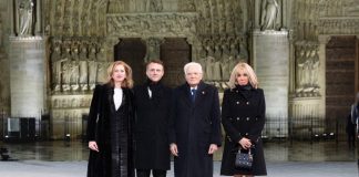 Riaperte le porte di Notre-Dame, Macron “Restituita al mondo”