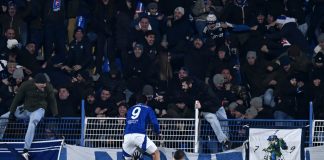 La Roma crolla nel finale, vince il Como 2-0