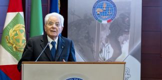 Mattarella “Dalle forze armate grande contributo al Paese”