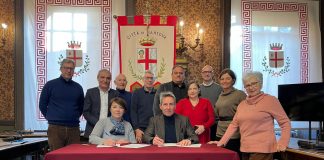 Invariate rette, pass auto e Imu: Comune e sindacati siglano l’accordo a tutela delle fasce più deboli