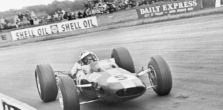 Quando il giornalismo correva veloce: il mondo dei motori negli scatti di Cancellieri