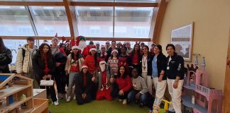 Studenti del Bonomi Mazzolari portano regali di Natale ai pazienti di Pediatria e Oncologia