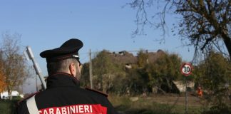 Incidente sul lavoro nel Crotonese, si ribalta col muletto e muore a 52 anni