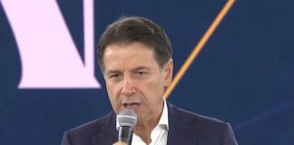 M5S, altolà di Conte a Grillo: “Chi si azzarda a intralciarci troverà una barriera solida”