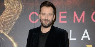 Cesare Cremonini ‘cupido’, prova a far tornare insieme due fan – Video