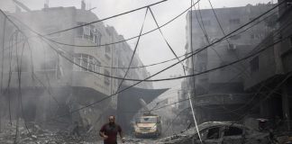 Gaza, raid nella notte sulla Striscia: “Diversi morti e feriti”