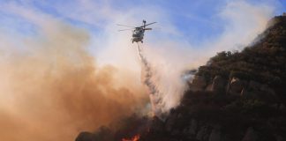 Maxi incendio a Malibu in California, migliaia gli evacuati