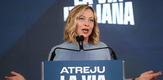 Meloni infiamma Atreju: “Avanti con riforme”. Attacchi a Schlein, Prodi e Landini