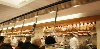 Capodanno: dalle lenticchie a cotechino a champagne, i prezzi per il cenone